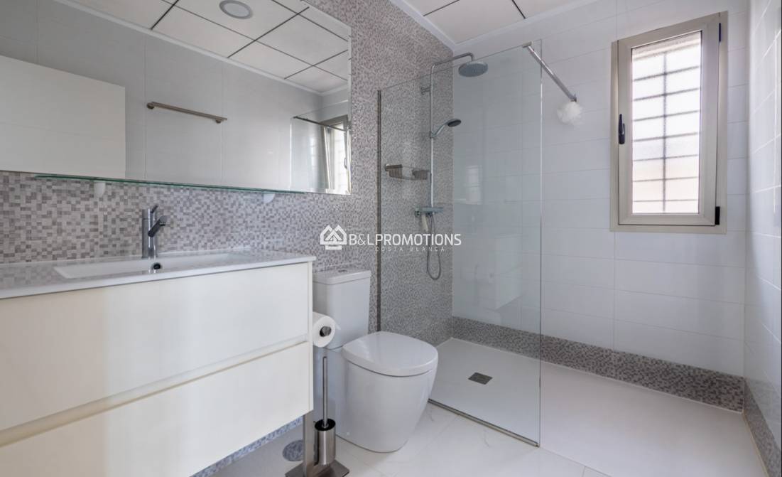 Reventa - Chalet independiente -
Orihuela Costa - Villamartin