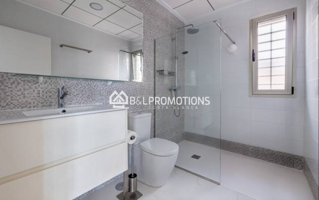 Reventa - Chalet independiente -
Orihuela Costa - Villamartin