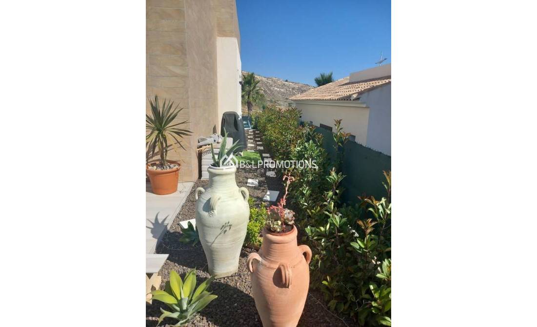 Reventa - Chalet pareado -
Alicante - La Finca Golf