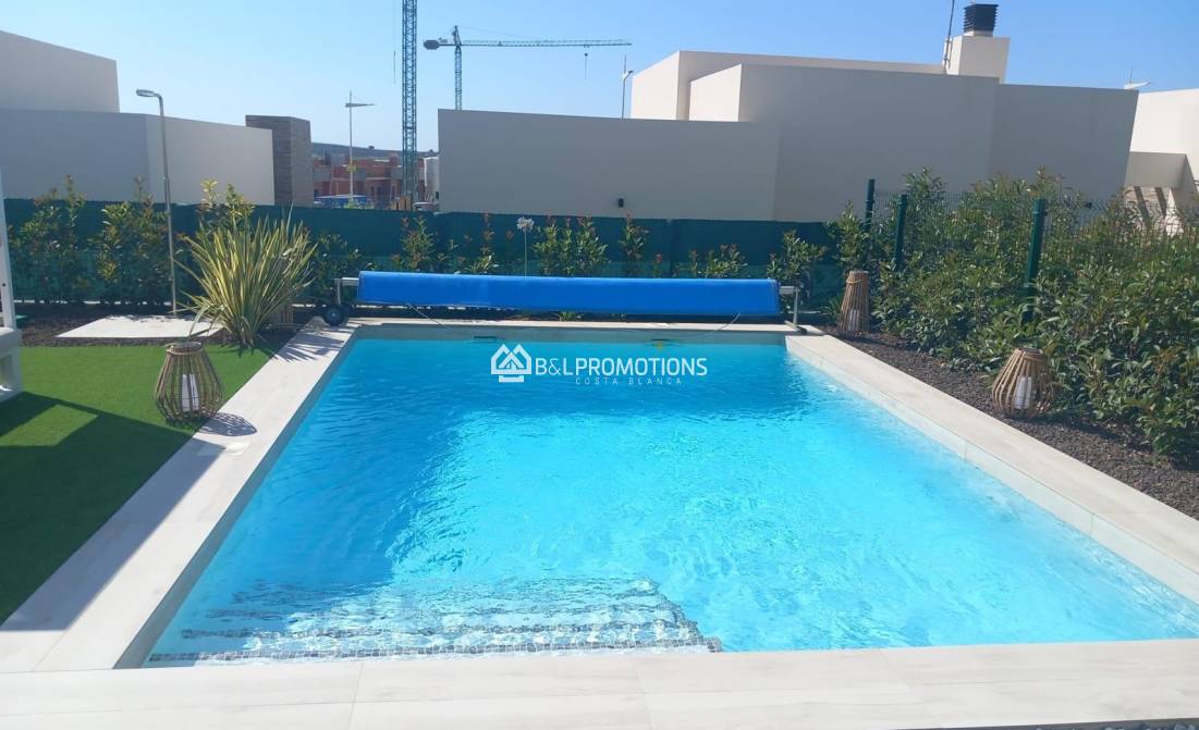 Reventa - Chalet pareado -
Alicante - La Finca Golf