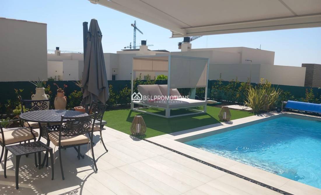 Reventa - Chalet pareado -
Alicante - La Finca Golf