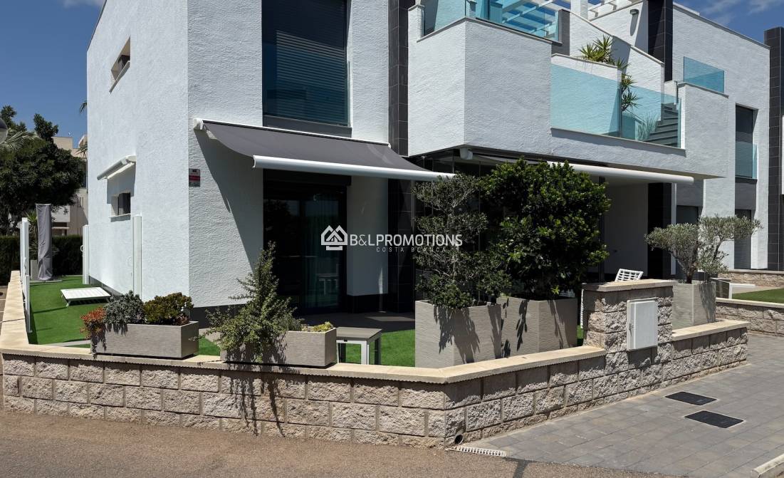 Precioso bungalow en venta en Guardamar del Segura, Alicante