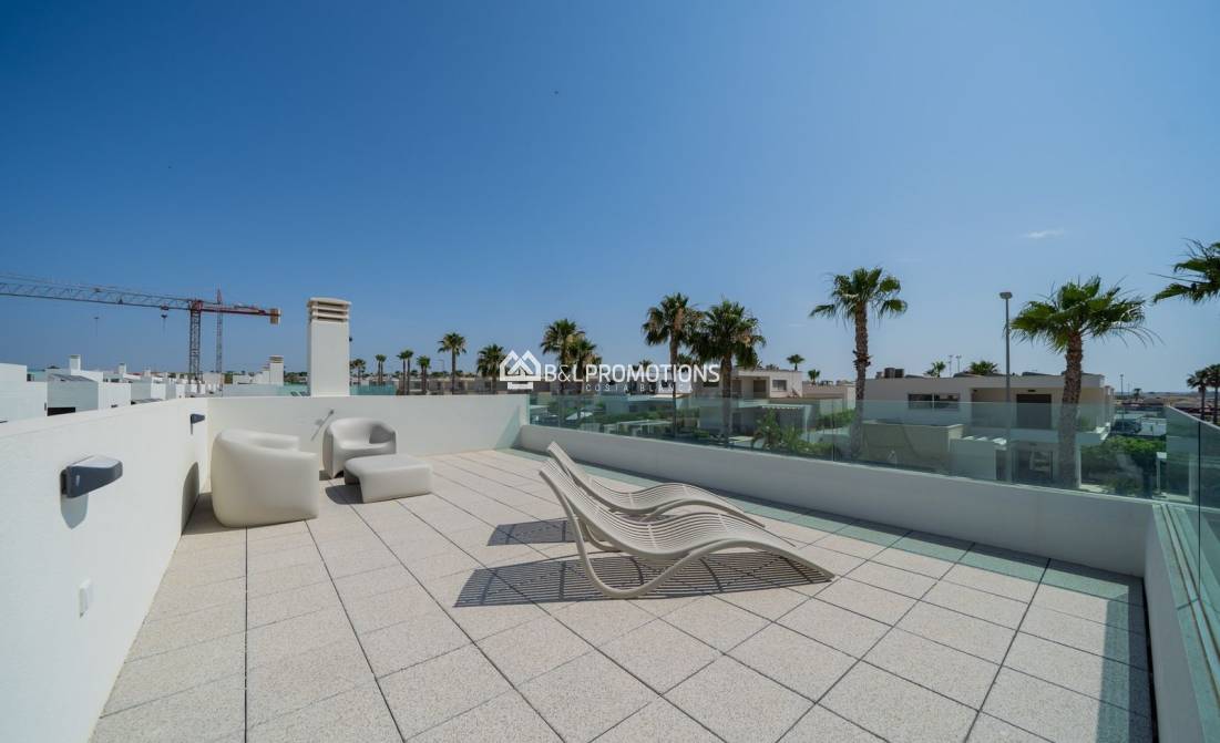 Nueva construcción - Chalet independiente -
Orihuela - Vistabella Golf