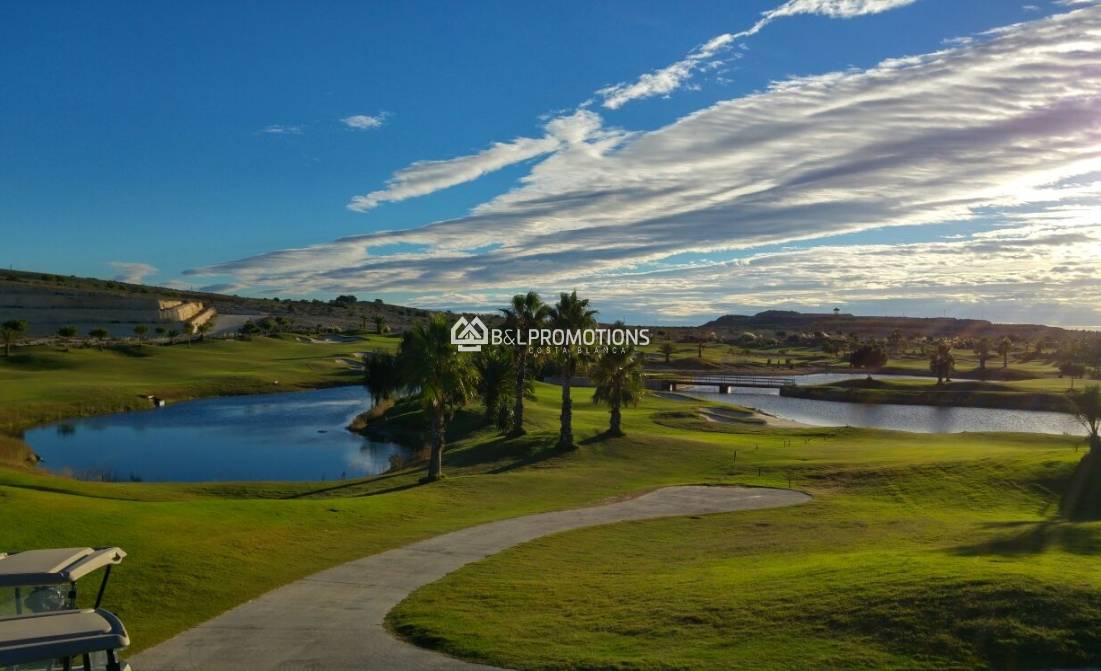 Nueva construcción - Chalet independiente -
Orihuela - Vistabella Golf