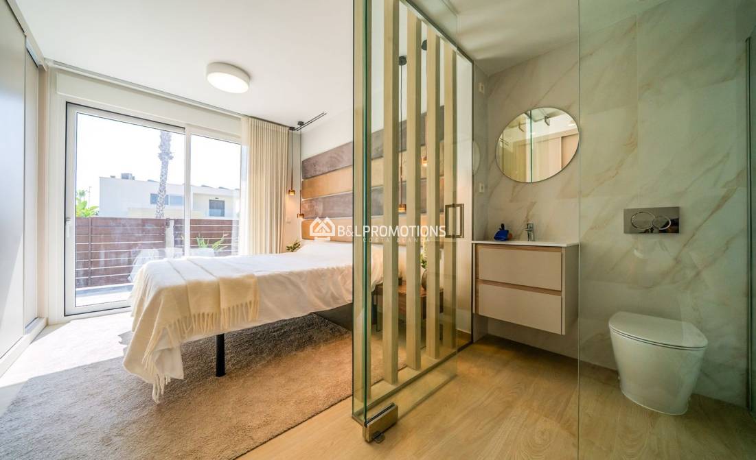 Nueva construcción - Chalet independiente -
Orihuela - Vistabella Golf