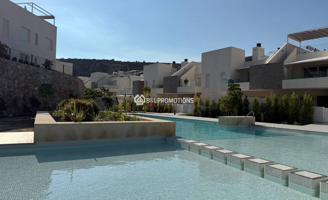 Bungalow en venta en planta baja en La Finca Golf Resort, Algorfa, Alicante
