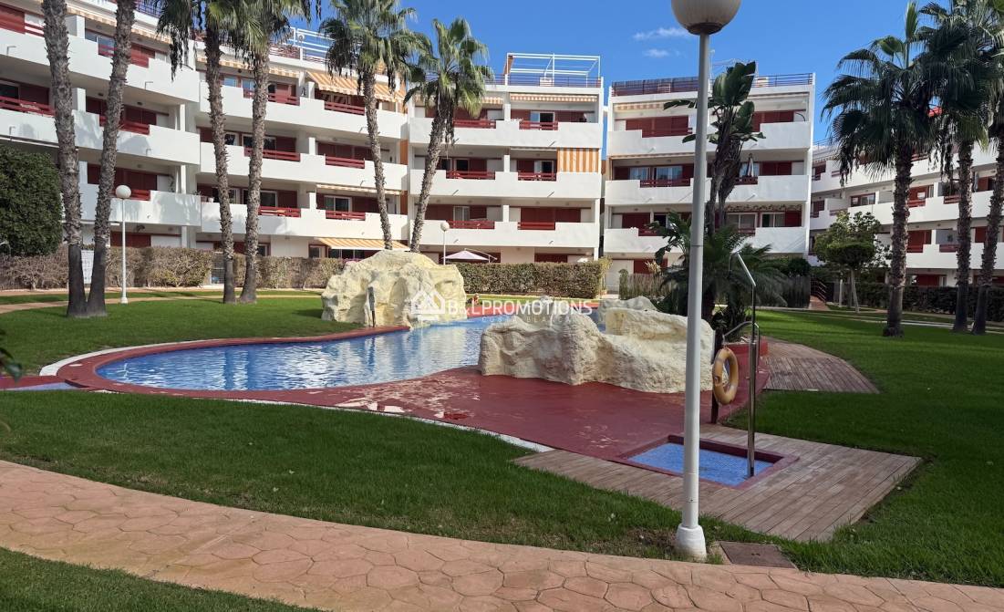 Reventa - Apartamento -
Orihuela Costa - Playa Flamenca