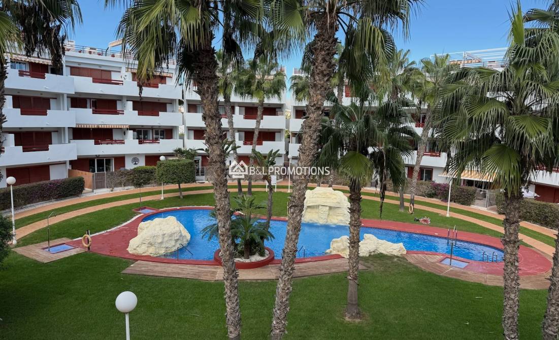 Reventa - Apartamento -
Orihuela Costa - Playa Flamenca