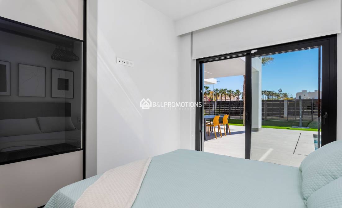 Nueva construcción - Chalet independiente -
Alicante - La Finca Golf