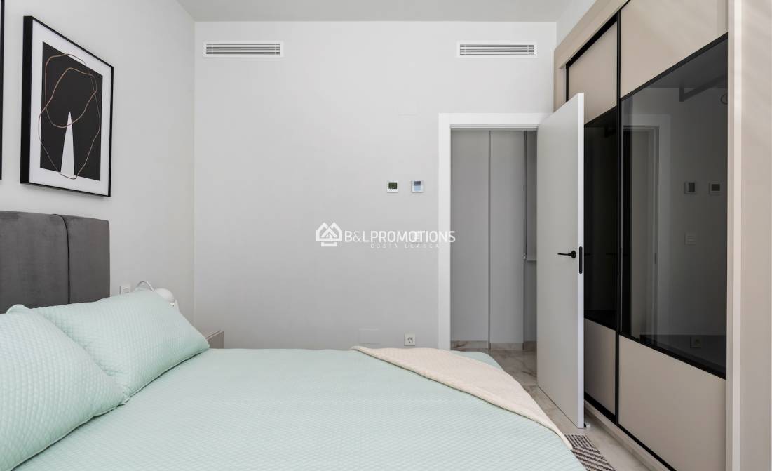 Nueva construcción - Chalet independiente -
Alicante - La Finca Golf