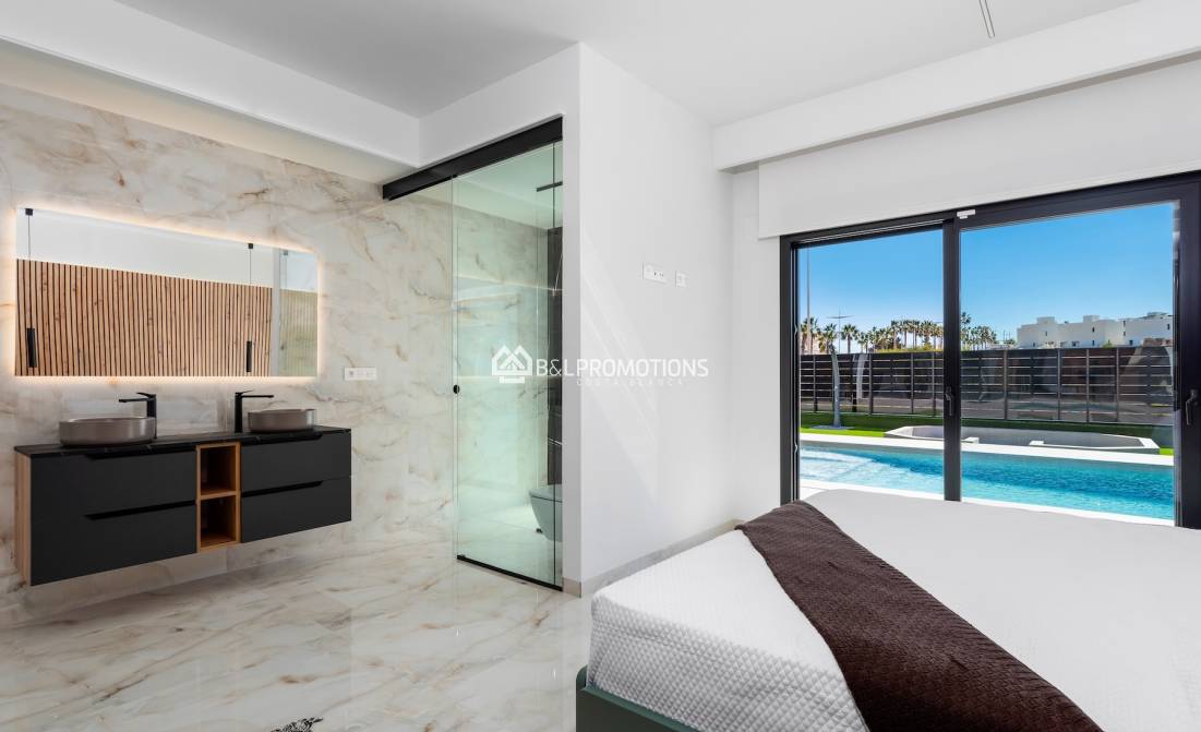 Nueva construcción - Chalet independiente -
Alicante - La Finca Golf