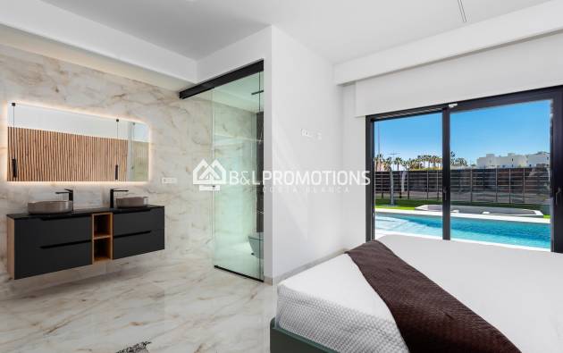 Nueva construcción - Chalet independiente -
Alicante - La Finca Golf