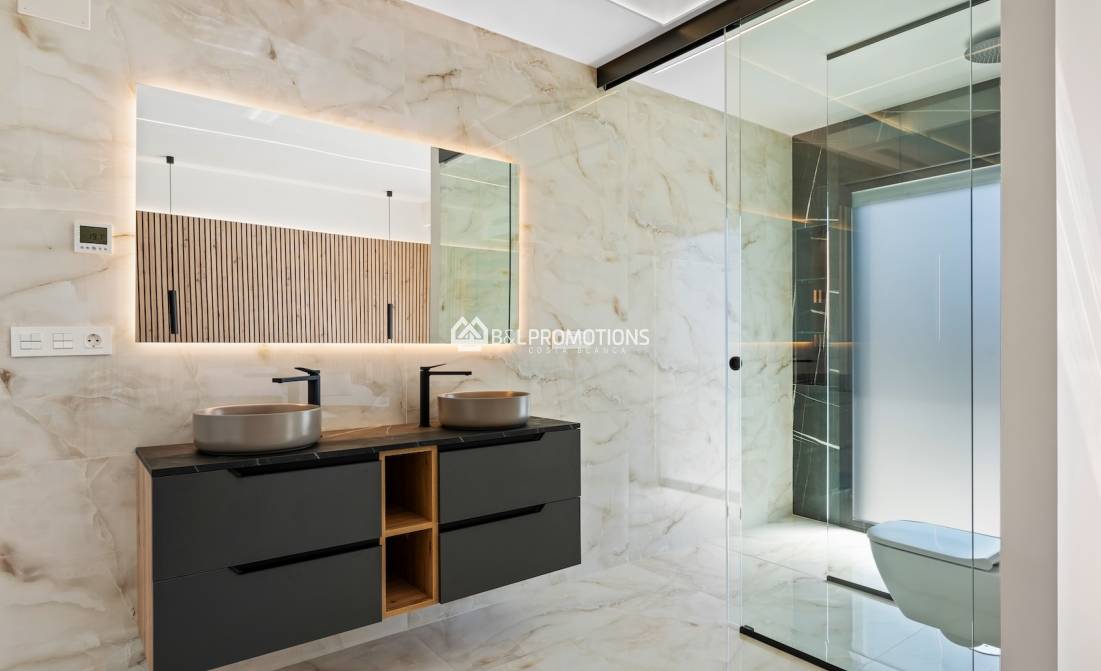 Nueva construcción - Chalet independiente -
Alicante - La Finca Golf