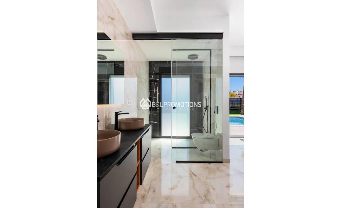 Nueva construcción - Chalet independiente -
Alicante - La Finca Golf