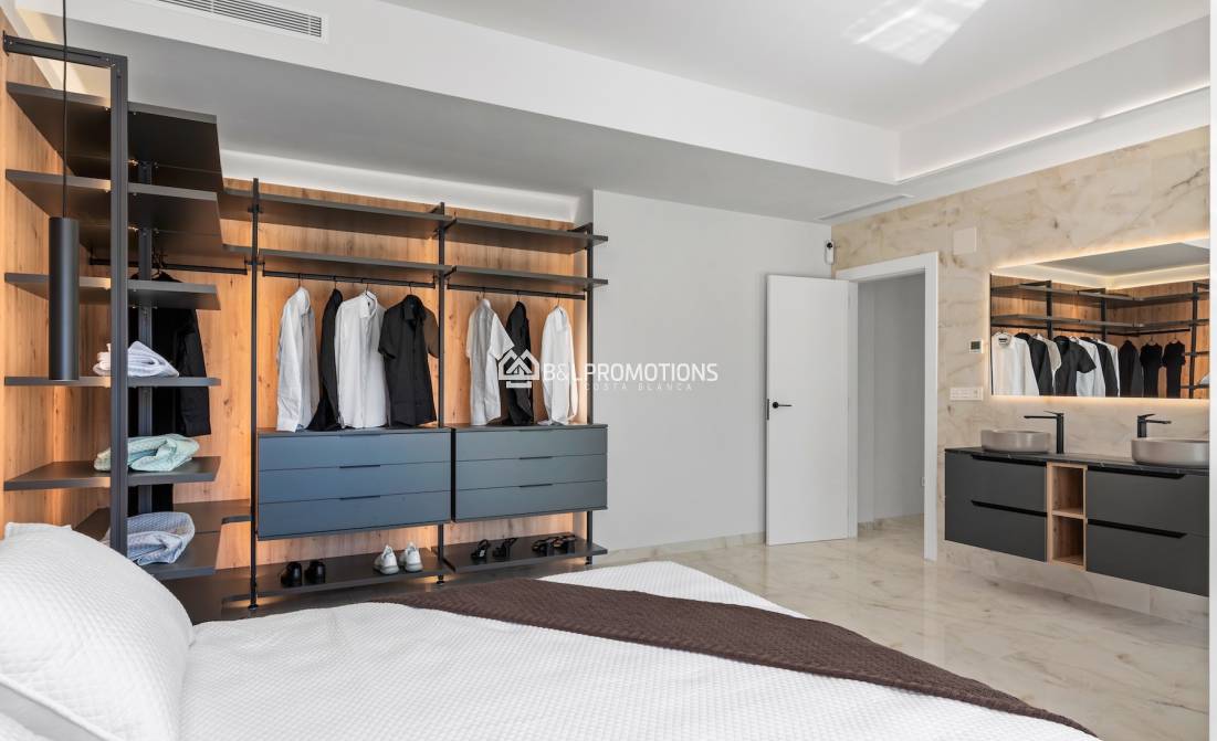 Nueva construcción - Chalet independiente -
Alicante - La Finca Golf