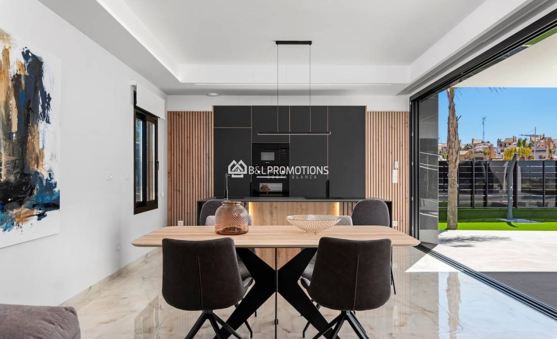 Nueva construcción - Chalet independiente -
Alicante - La Finca Golf