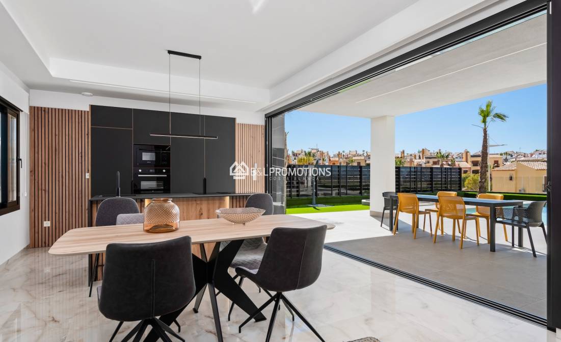 Nueva construcción - Chalet independiente -
Alicante - La Finca Golf