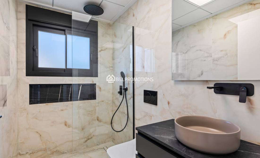 Nueva construcción - Chalet independiente -
Alicante - La Finca Golf