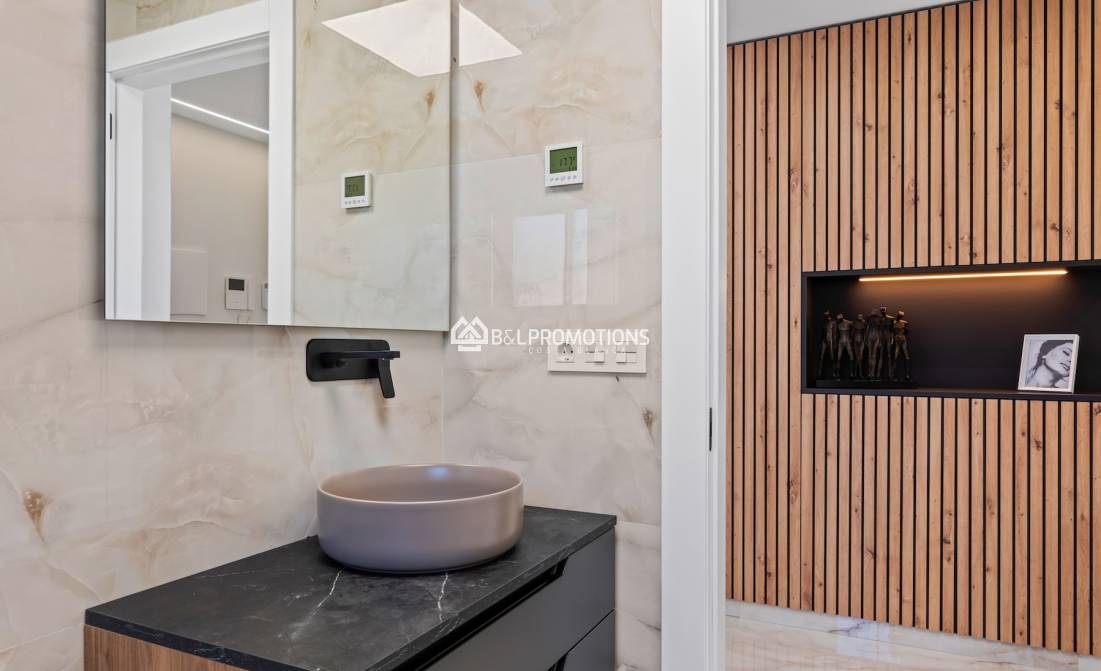 Nueva construcción - Chalet independiente -
Alicante - La Finca Golf