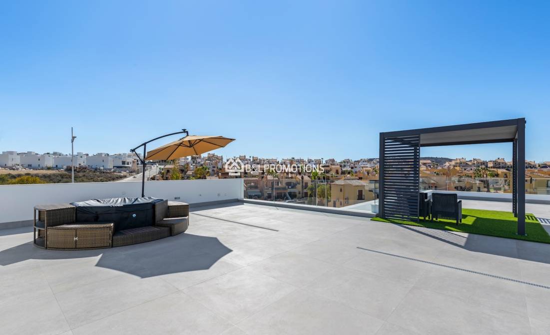 Nueva construcción - Chalet independiente -
Alicante - La Finca Golf