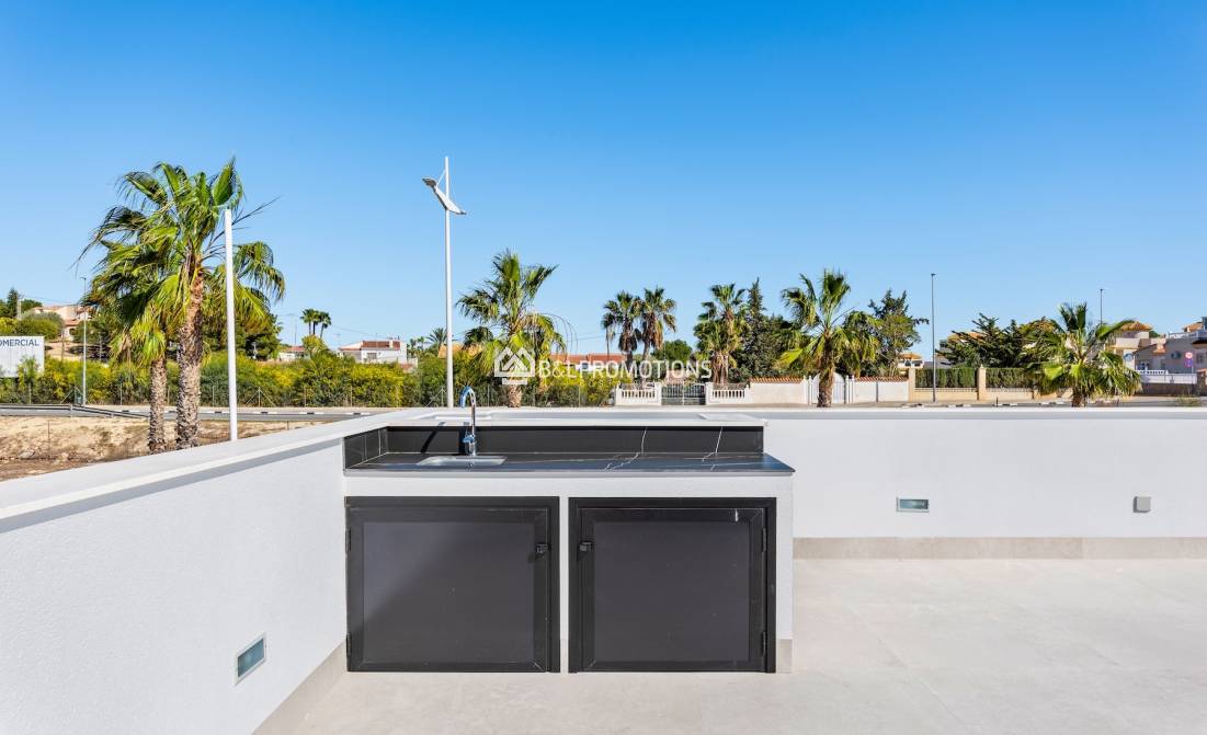 Nueva construcción - Chalet independiente -
Alicante - La Finca Golf