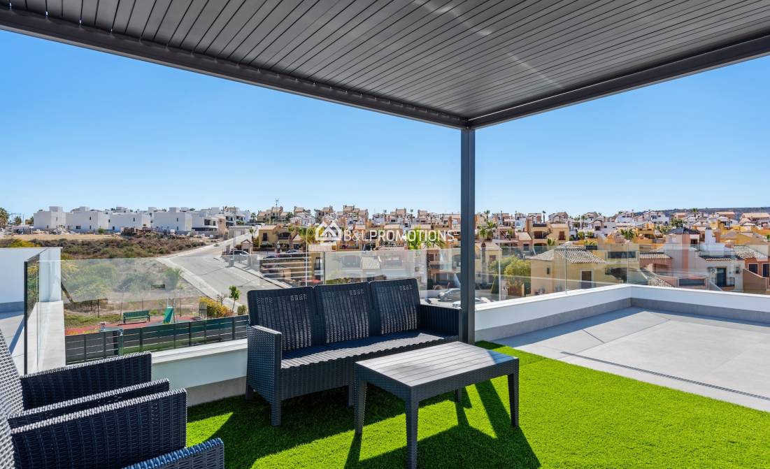 Nueva construcción - Chalet independiente -
Alicante - La Finca Golf