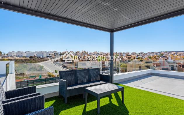 Nueva construcción - Chalet independiente -
Alicante - La Finca Golf