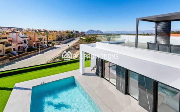 Nueva construcción - Chalet independiente -
Alicante - La Finca Golf