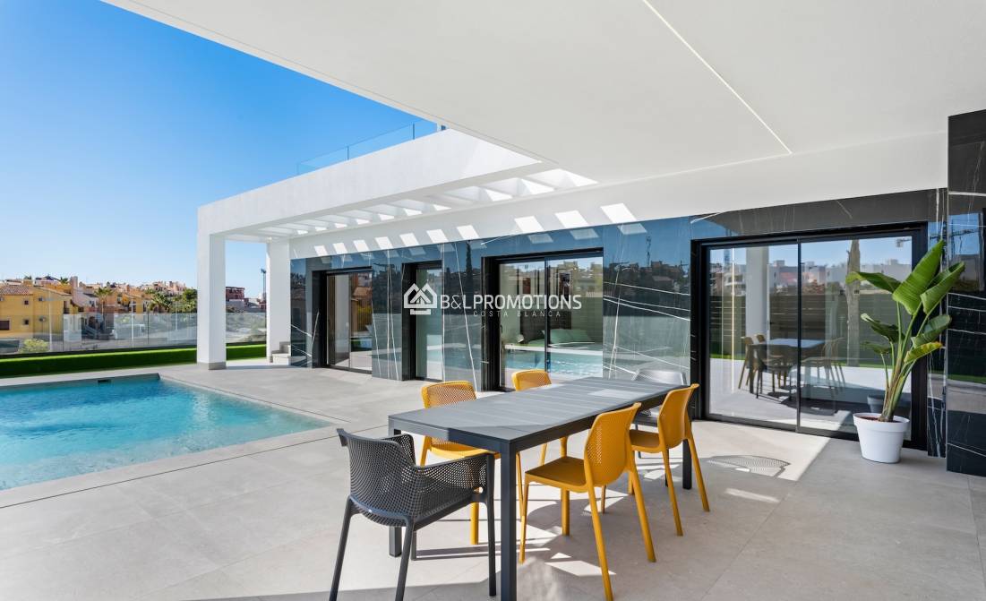 Nueva construcción - Chalet independiente -
Alicante - La Finca Golf