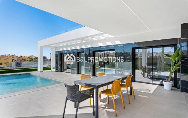 Nueva construcción - Chalet independiente -
Alicante - La Finca Golf