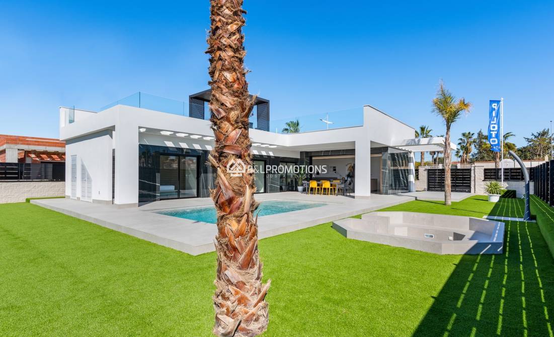 Nueva construcción - Chalet independiente -
Alicante - La Finca Golf