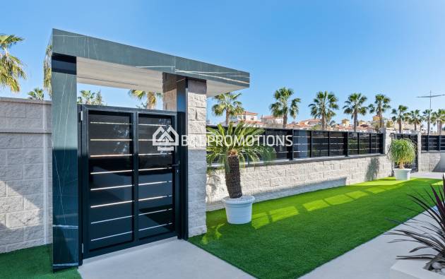 Nueva construcción - Chalet independiente -
Alicante - La Finca Golf