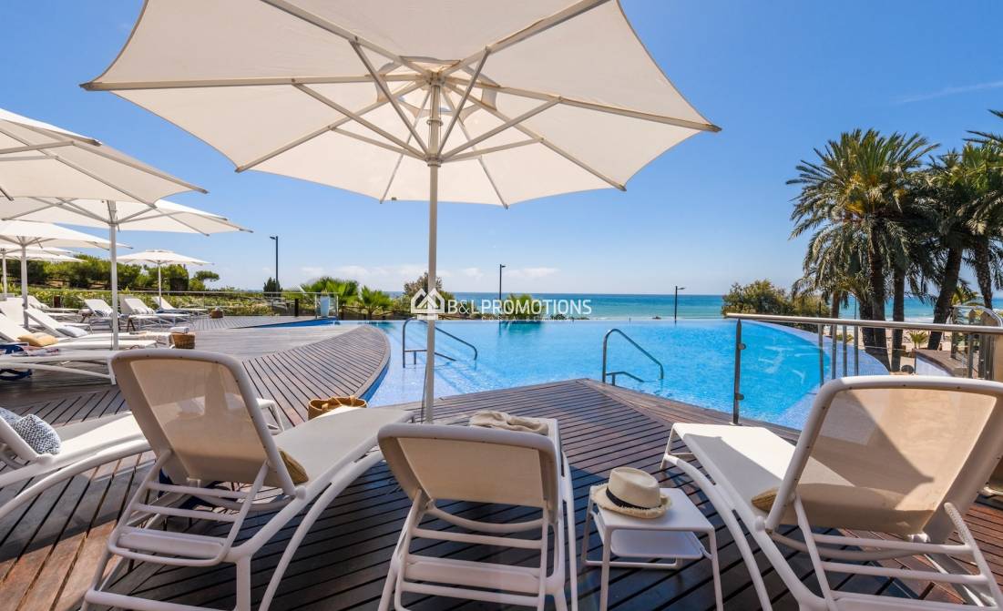 Nueva construcción - Chalet independiente -
Orihuela Costa - Las Colinas Golf