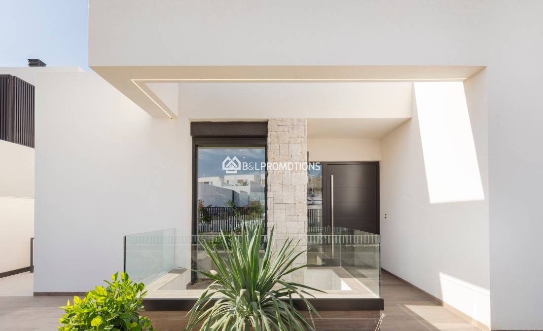 Nueva construcción - Chalet independiente -
Alicante - La Finca Golf