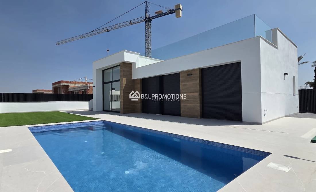 Nueva construcción - Chalet independiente -
Alhama - Golf