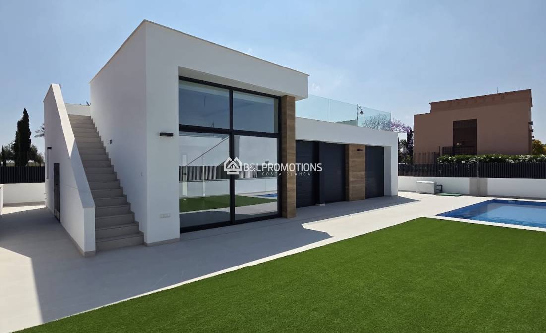 Nueva construcción - Chalet independiente -
Alhama - Golf