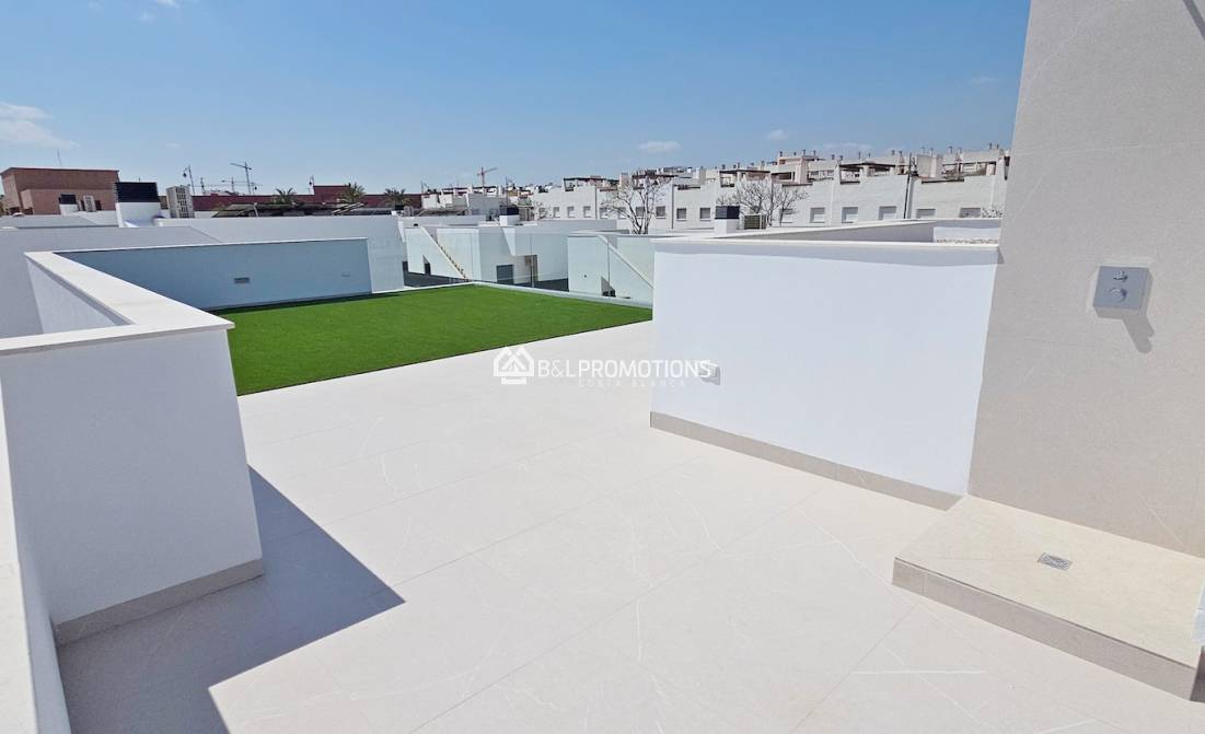 Nueva construcción - Chalet independiente -
Alhama - Golf
