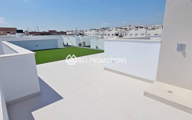 Nueva construcción - Chalet independiente -
Alhama - Golf