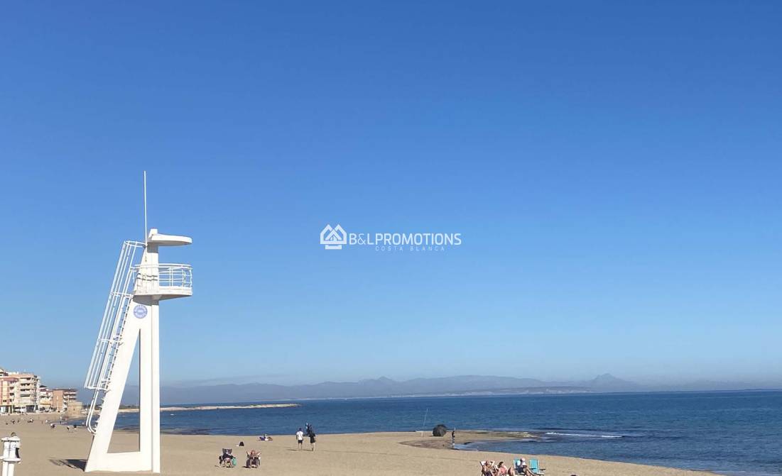 Ferienvermietung - Appartement -
Torrevieja