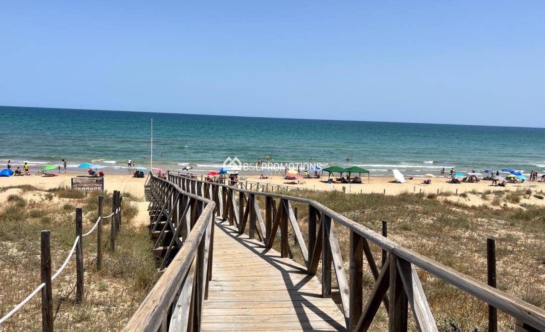 Ferienvermietung - Appartement -
Torrevieja